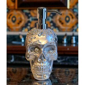New Silver W/ Pearls Diamonds Skull Halloween Soap Dispenser Spooky Decoration